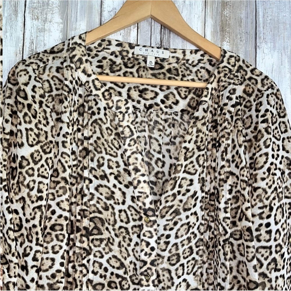Chaus Leopard Ombré Orange Button Up - Picture 4 of 5